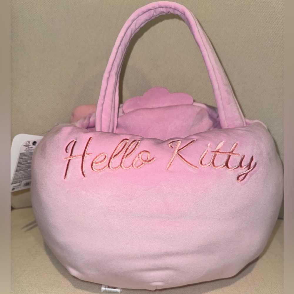 Hello Kitty Easter Basket🩷 - Picture 3 of 3